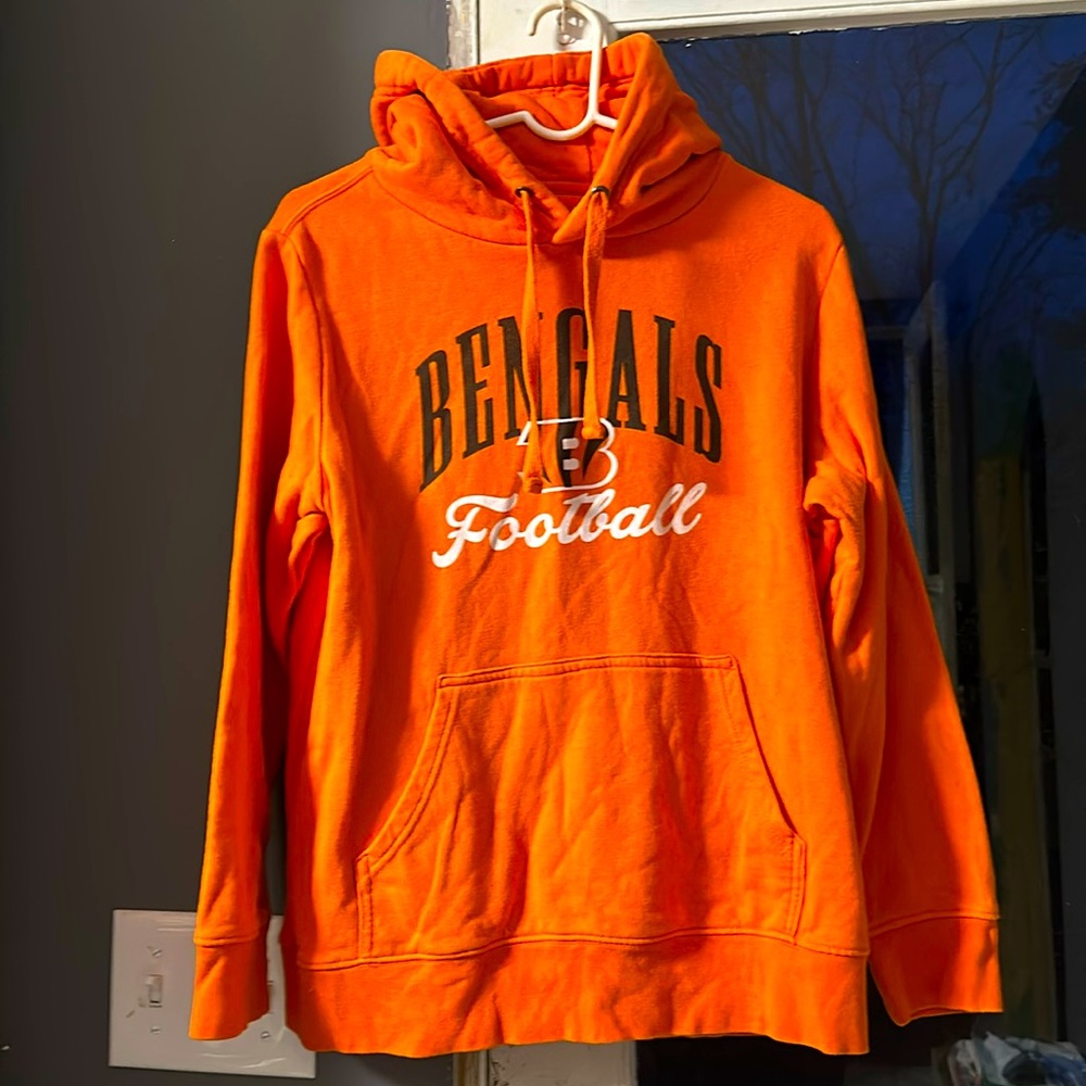 Women’s Cincinnati Bengals sweatshirt. Size Large.